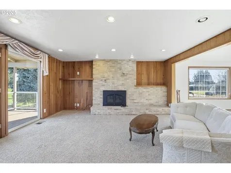 2040 N Country Club Drive Canby OR 97013