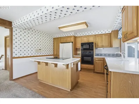 2040 N Country Club Drive Canby OR 97013