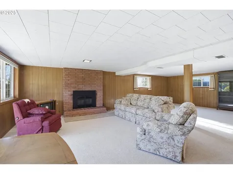 2040 N Country Club Drive Canby OR 97013