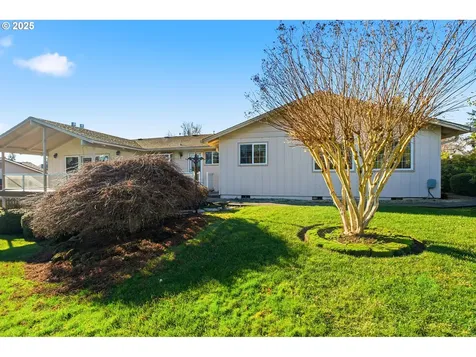 2040 N Country Club Drive Canby OR 97013