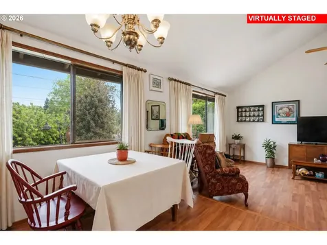 342 Mclaughlin Drive Woodburn OR 97071