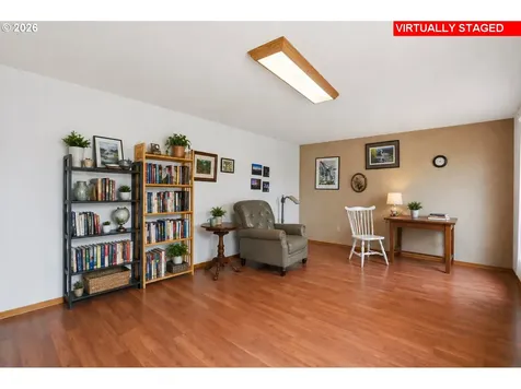 342 Mclaughlin Drive Woodburn OR 97071
