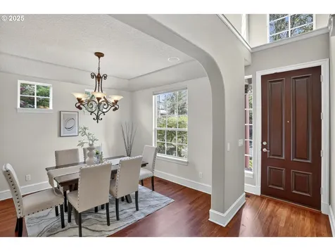 4473 NW Oxbridge Drive Portland OR 97229
