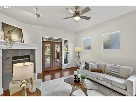 4473 NW Oxbridge Drive Portland OR 97229