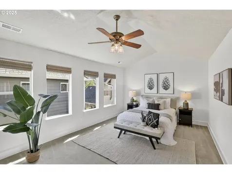 4473 NW Oxbridge Drive Portland OR 97229