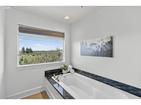 4473 NW Oxbridge Drive Portland OR 97229