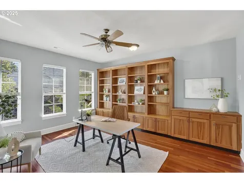 4473 NW Oxbridge Drive Portland OR 97229