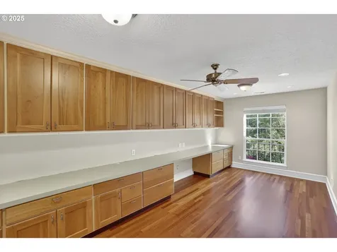 4473 NW Oxbridge Drive Portland OR 97229