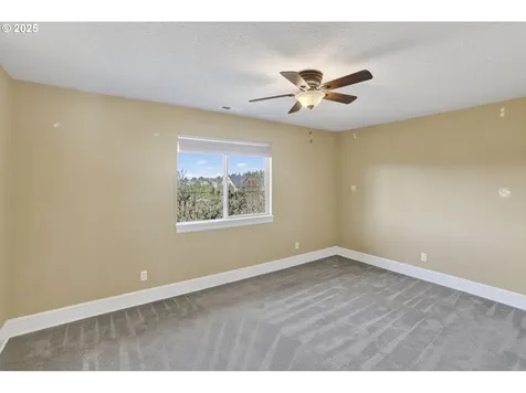 4473 NW Oxbridge Drive Portland OR 97229
