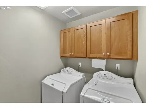 4473 NW Oxbridge Drive Portland OR 97229