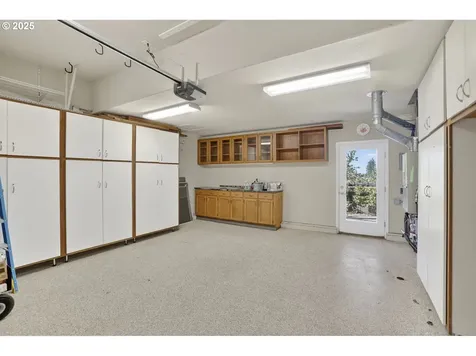 4473 NW Oxbridge Drive Portland OR 97229
