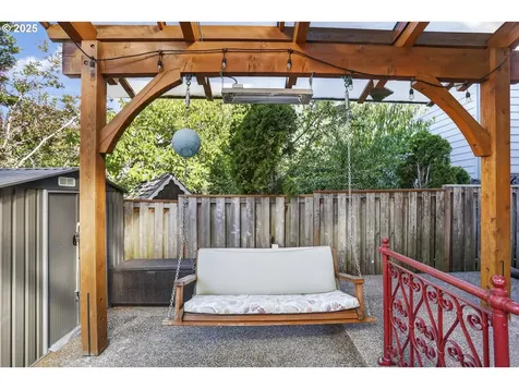 4473 NW Oxbridge Drive Portland OR 97229