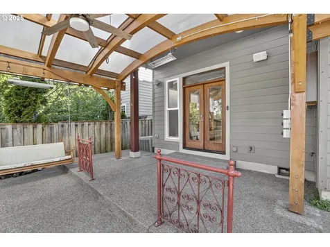 4473 NW Oxbridge Drive Portland OR 97229