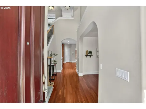 4473 NW Oxbridge Drive Portland OR 97229