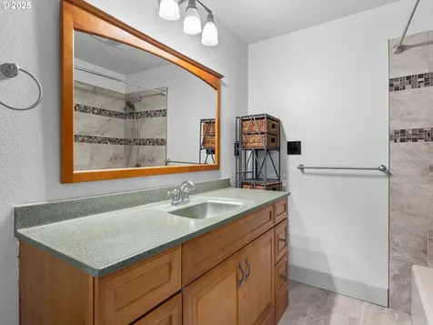 25404 NE 56th Street Vancouver WA 98682