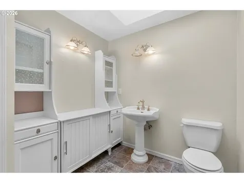 684 NE Terry Court Hillsboro OR 97124