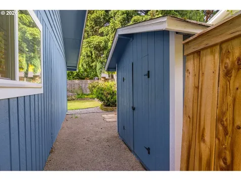 12225 SW Spring Court Portland OR 97225
