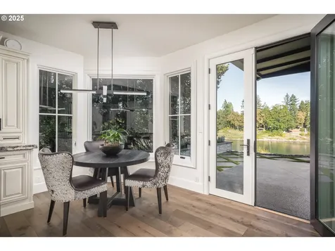 18418 Old River Landing Lake Oswego OR 97034
