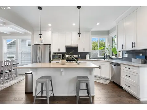 617 SE 76th Avenue Portland OR 97215