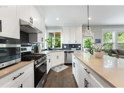 617 SE 76th Avenue Portland OR 97215