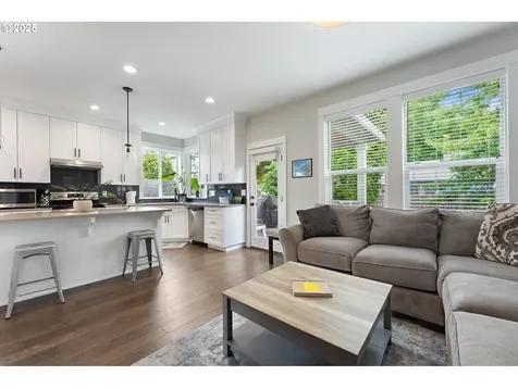 617 SE 76th Avenue Portland OR 97215