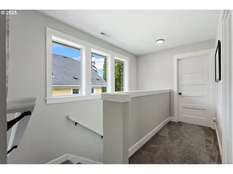617 SE 76th Avenue Portland OR 97215