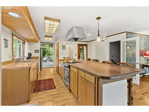 3160 Whitten Drive Eugene OR 97405