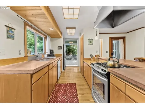 3160 Whitten Drive Eugene OR 97405