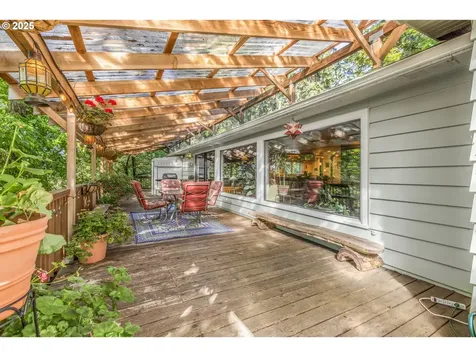 3160 Whitten Drive Eugene OR 97405