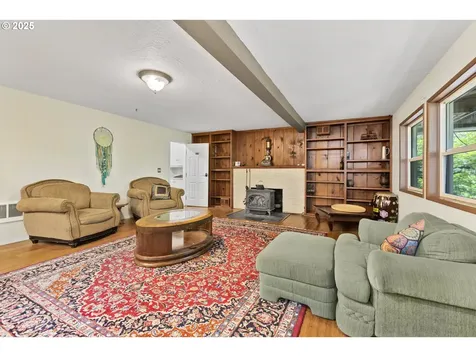 3160 Whitten Drive Eugene OR 97405