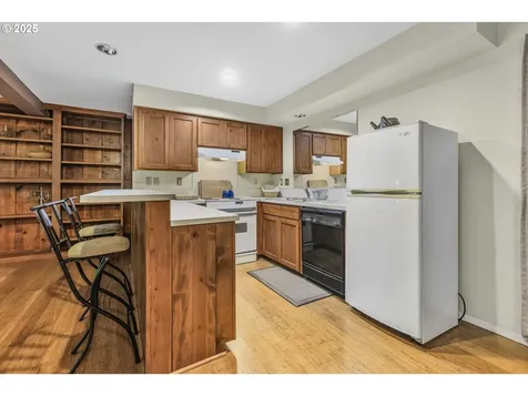 3160 Whitten Drive Eugene OR 97405
