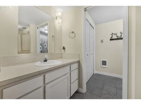 3160 Whitten Drive Eugene OR 97405