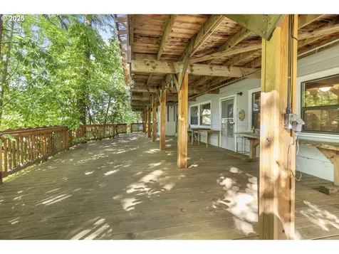3160 Whitten Drive Eugene OR 97405