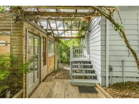 3160 Whitten Drive Eugene OR 97405