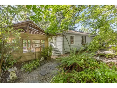 3160 Whitten Drive Eugene OR 97405
