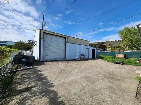 704 G Avenue La Grande OR 97850