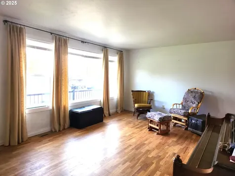 704 G Avenue La Grande OR 97850