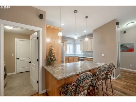 1990 37th Circle Sweet Home OR 97386