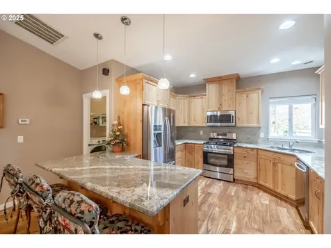 1990 37th Circle Sweet Home OR 97386