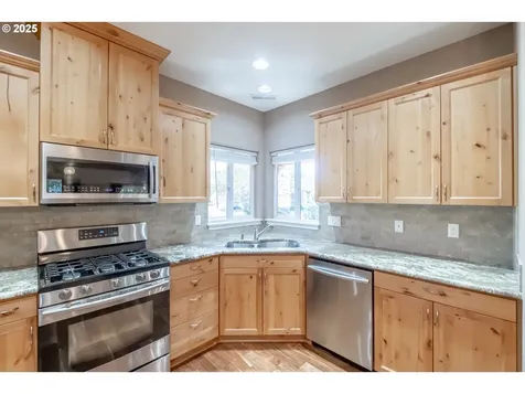 1990 37th Circle Sweet Home OR 97386