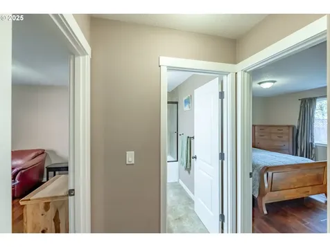 1990 37th Circle Sweet Home OR 97386