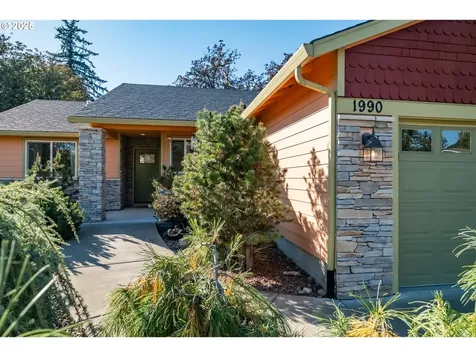 1990 37th Circle Sweet Home OR 97386