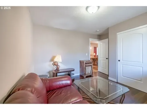 1990 37th Circle Sweet Home OR 97386