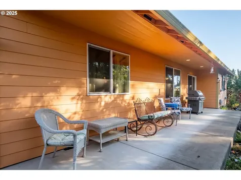 1990 37th Circle Sweet Home OR 97386
