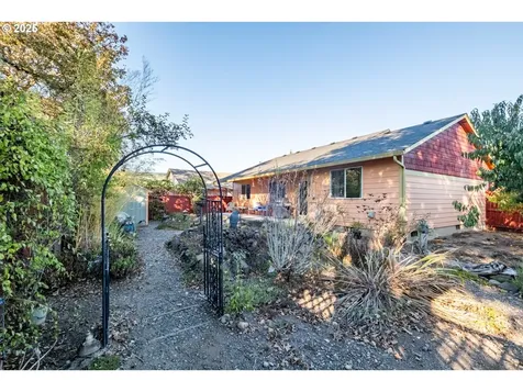 1990 37th Circle Sweet Home OR 97386