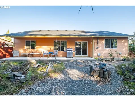 1990 37th Circle Sweet Home OR 97386