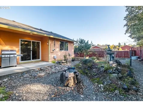 1990 37th Circle Sweet Home OR 97386