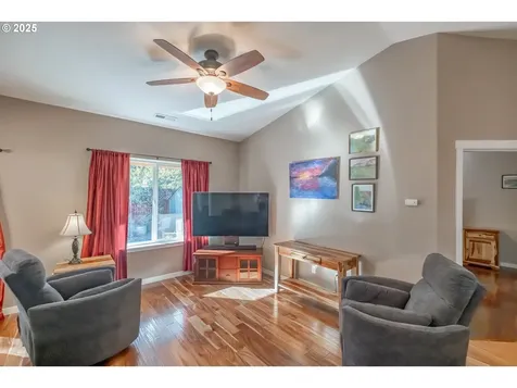1990 37th Circle Sweet Home OR 97386