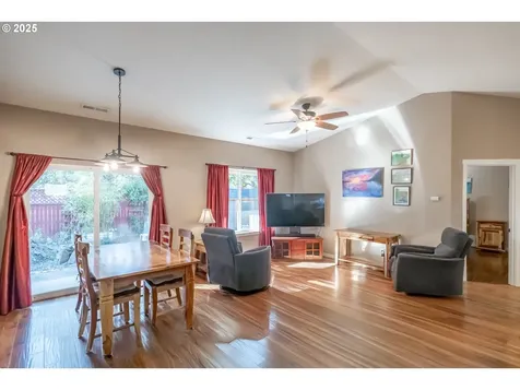 1990 37th Circle Sweet Home OR 97386