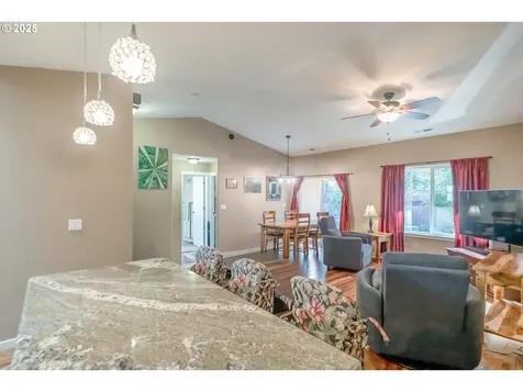 1990 37th Circle Sweet Home OR 97386